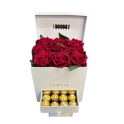Gift Box - Luxury gift box containing fresh roses and chocolates.